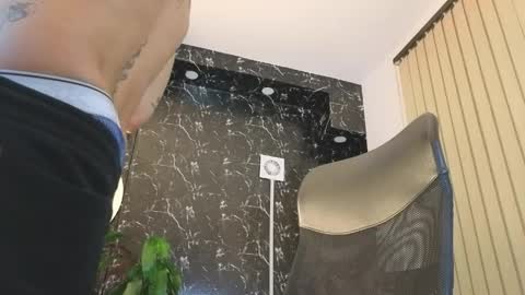 D Y L A N online show from April 16, 3:28 am