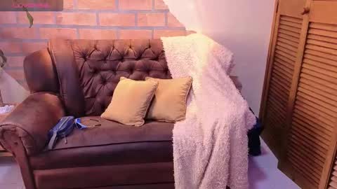 D Y L A N online show from December 5, 12:54 am