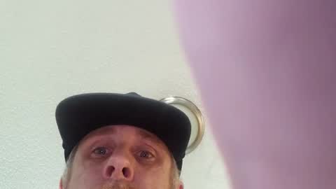Snapshot of dzznutzzz chatting on October 24, 1:56 pm dzznutzzz online show from October 24, 1:56 pm