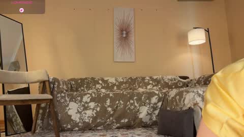 e1ara online show from April 20, 10:51 am