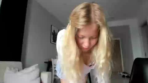 fansly - yourbestbaby online show from February 14, 3:11 am