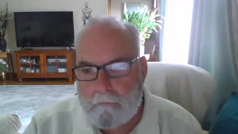earl52 online show from May 3, 5:19 pm