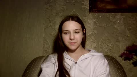 Yuni online show from April 19, 6:10 pm