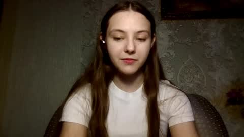 Yuni online show from April 2, 3:19 pm