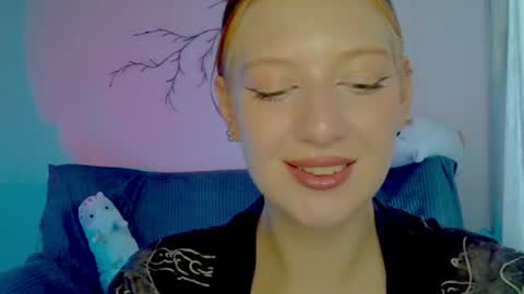 Lily online show from April 14, 8:39 am