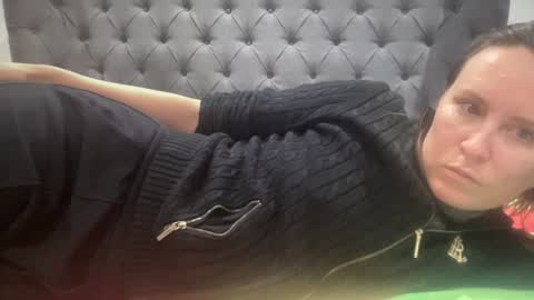 Nadia Ferreira  online show from January 11, 8:15 pm