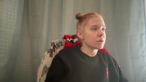 Snapshot of ebony8ivory chatting on March 2, 2:54 pm americnbarbie online show from March 2, 2:54 pm