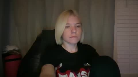 Snapshot of ebony8ivory chatting on October 20, 3:44 am americnbarbie online show from October 20, 3:44 am
