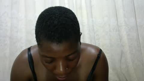 ebony_candy1998 online show from October 19, 7:40 pm