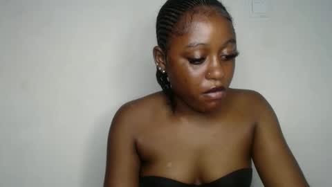 Snapshot of ebony_fatass chatting on September 18, 8:29 am Ella online show from September 18, 8:29 am