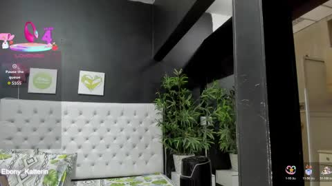 ebony_katterin online show from May 12, 10:57 am