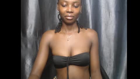 Ella online show from March 23, 8:52 am