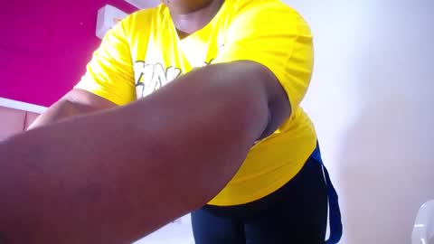 Snapshot of ebony_sugar_mommy chatting on January 9, 2:22 am MILENA online show from January 9, 2:22 am
