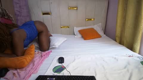 ebony_sugarbabe online show from February 12, 9:24 am