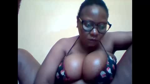Snapshot of ebonybussy chatting on September 24, 10:22 am MAMITO online show from September 24, 10:22 am