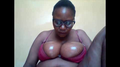 Snapshot of ebonybussy chatting on October 6, 11:17 am MAMITO online show from October 6, 11:17 am
