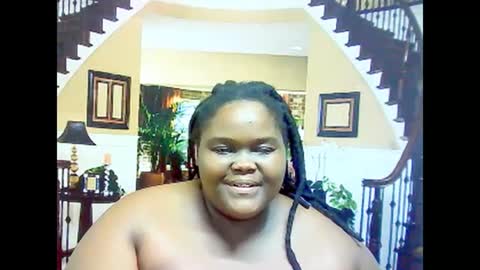 Snapshot of ebonyhotbuns4u2luv chatting on March 6, 1:16 am ebonyhotbuns4u2luv online show from March 6, 1:16 am