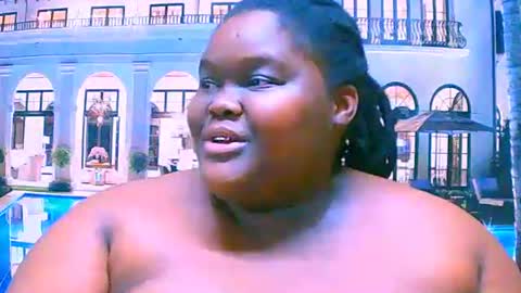 Snapshot of ebonyhotbuns4u2luv chatting on October 2, 8:35 am ebonyhotbuns4u2luv online show from October 2, 8:35 am