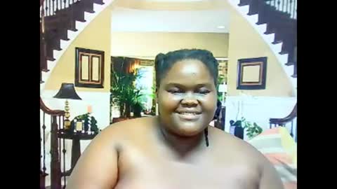 Snapshot of ebonyhotbuns4u2luv chatting on February 26, 1:32 pm ebonyhotbuns4u2luv online show from February 26, 1:32 pm