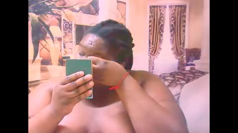 Snapshot of ebonyhotbuns4u2luv chatting on September 12, 1:35 pm ebonyhotbuns4u2luv online show from September 12, 1:35 pm