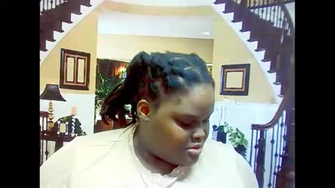 Snapshot of ebonyhotbuns4u2luv chatting on February 27, 7:19 am ebonyhotbuns4u2luv online show from February 27, 7:19 am
