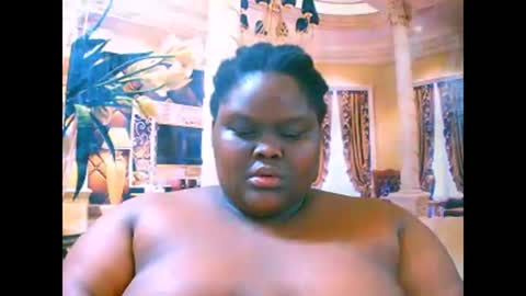 Snapshot of ebonyhotbuns4u2luv chatting on September 18, 6:56 pm ebonyhotbuns4u2luv online show from September 18, 6:56 pm