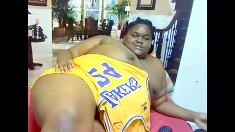 Snapshot of ebonyhotbuns4u2luv chatting on March 3, 11:33 am ebonyhotbuns4u2luv online show from March 3, 11:33 am