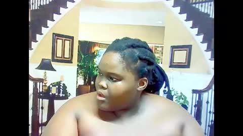 Snapshot of ebonyhotbuns4u2luv chatting on March 7, 8:56 am ebonyhotbuns4u2luv online show from March 7, 8:56 am