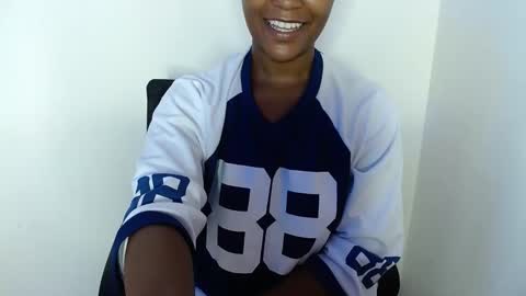 ebonylolo online show from February 18, 6:15 pm