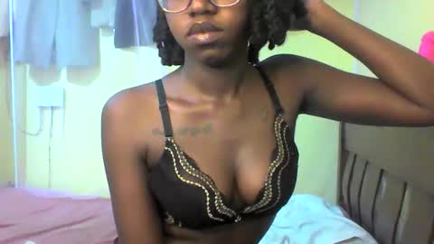 Ebonymuse2 online show from May 24, 11:33 pm