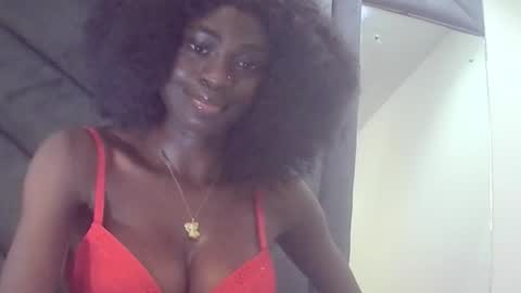 Snapshot of ebonypetiti chatting on October 15, 12:14 am queen online show from October 15, 12:14 am