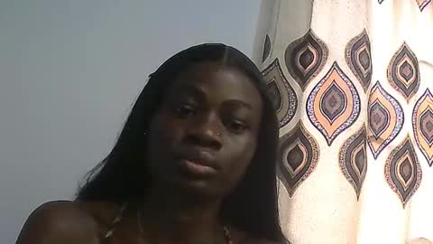 Snapshot of ebonypetiti chatting on September 28, 12:03 pm queen online show from September 28, 12:03 pm