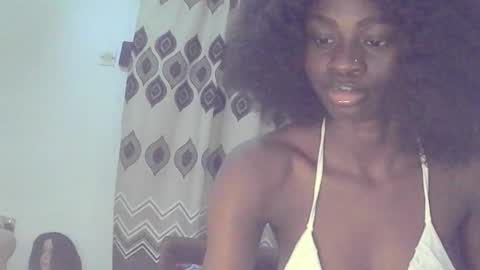 Snapshot of ebonypetiti chatting on October 5, 3:08 pm queen online show from October 5, 3:08 pm