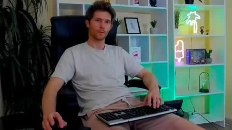 eddie_baker online show from May 13, 8:18 pm