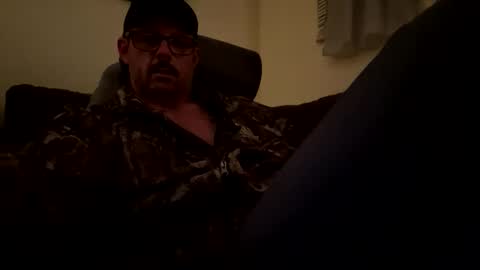 edgeonthebeach727 online show from April 3, 7:37 am