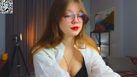 Snapshot of edithbrucker chatting on February 9, 3:00 am Im Sally  Im new here   lets meet online show from February 9, 3:00 am