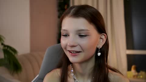 Lisa  online show from February 6, 11:51 pm