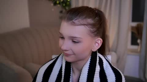 Lisa  online show from April 10, 11:42 pm