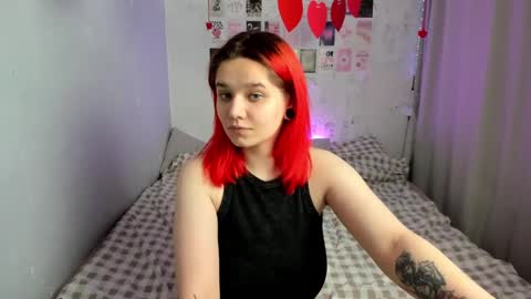 Snapshot of edna_dana chatting on March 5, 6:34 pm Edna online show from March 5, 6:34 pm
