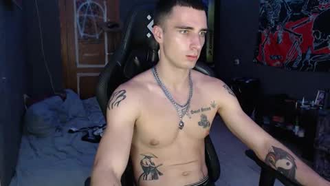 Snapshot of eduard_loveee chatting on September 12, 6:10 pm Eduar online show from September 12, 6:10 pm