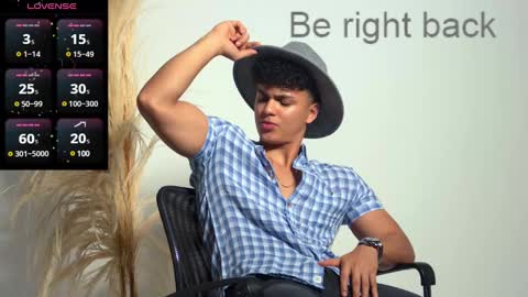 Snapshot of edward__clarck chatting on February 25, 6:03 am EDWARD CLARCK online show from February 25, 6:03 am