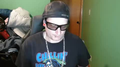 edwardaims_2please online show from May 24, 2:08 am