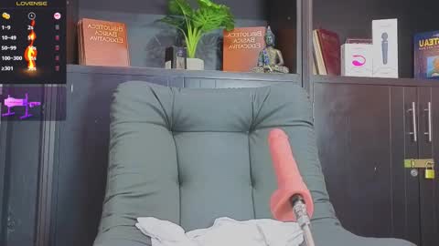 Snapshot of edwardross_ chatting on September 13, 10:56 pm Edward Ross online show from September 13, 10:56 pm