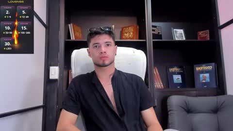 Snapshot of edwardross_ chatting on March 7, 10:43 pm Edward Ross online show from March 7, 10:43 pm