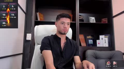 Snapshot of edwardross_ chatting on March 6, 8:48 pm Edward Ross online show from March 6, 8:48 pm