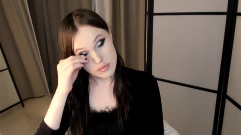 Effie Mur online show from March 7, 5:02 pm