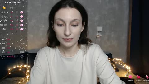 Snapshot of effy_gray chatting on January 14, 9:35 am Anna online show from January 14, 9:35 am