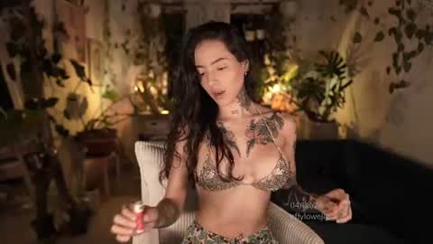 Effy online show from August 5, 1:35 am