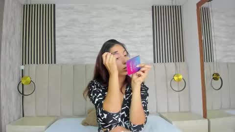 lunara online show from March 21, 7:51 pm