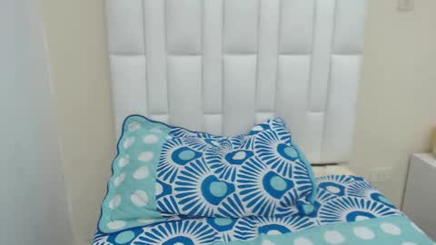 Snapshot of eilish_hall chatting on October 6, 12:17 am EILISH HALL online show from October 6, 12:17 am